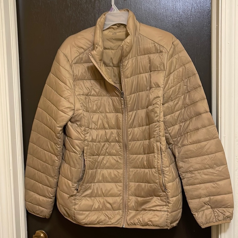 Women’s Large Beige Amazon Essentials Puffer Jacket Coat